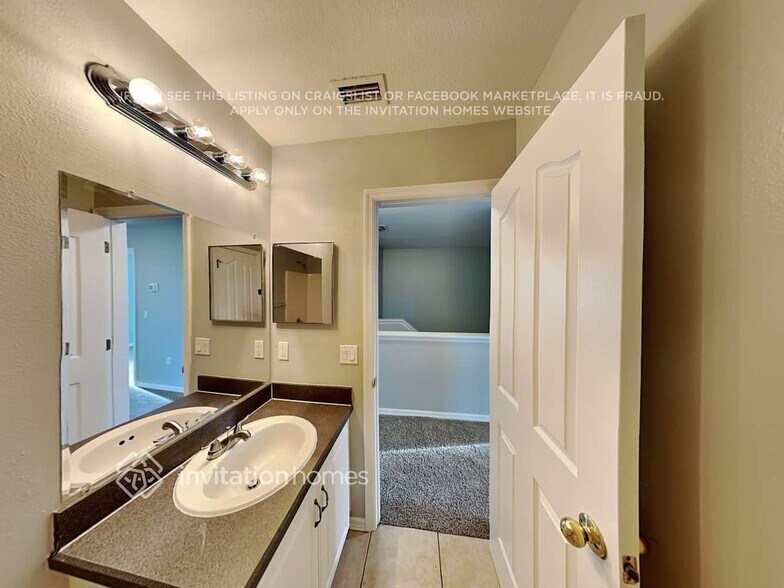 Building Photo - 2223 Blackwood Dr