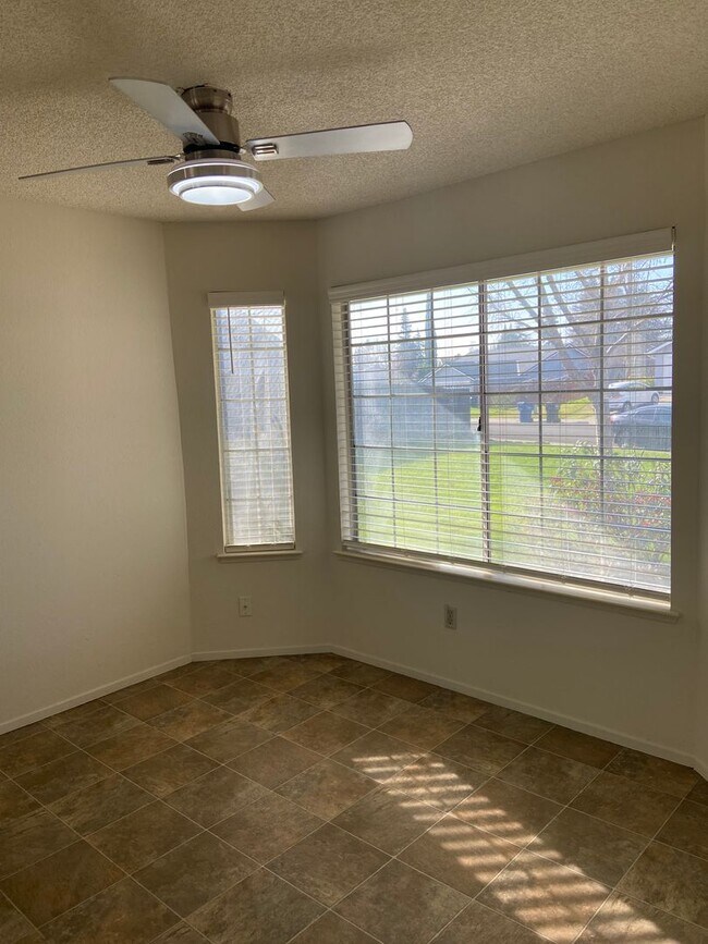 Building Photo - Semi Remodeled One Story 3 Bdrm, 2 Bath!