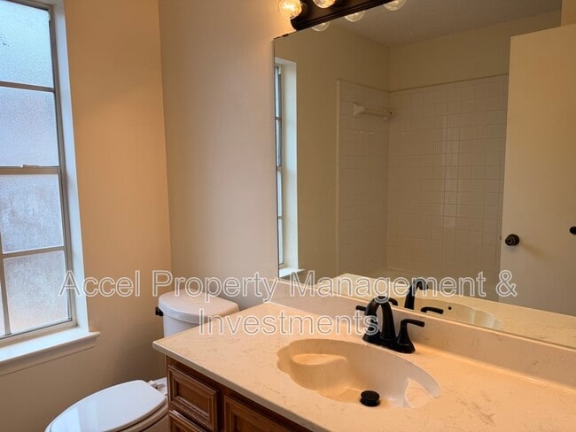 Building Photo - 6617 N 40th St
