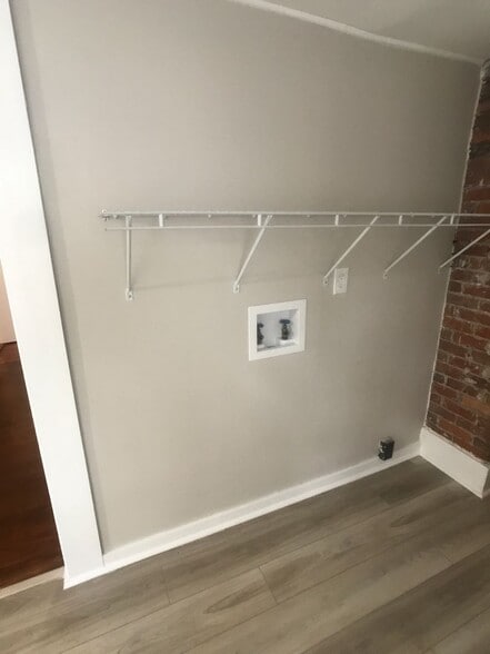 Building Photo - 1122 E 37th St