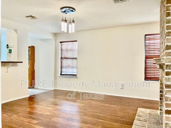 Building Photo - 2306 Kuykendall Dr