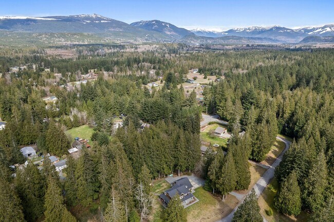 Building Photo - 37909 Theo Ln