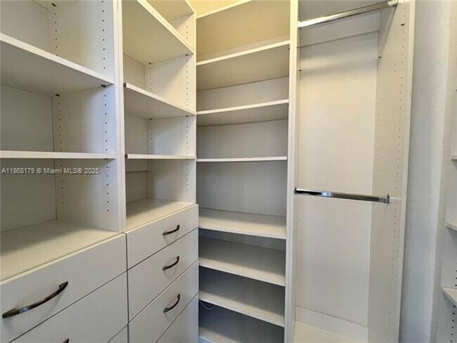 Building Photo - 155 Sunrise Dr
