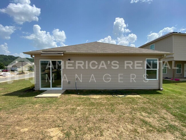 Building Photo - 52 Cottage Ln