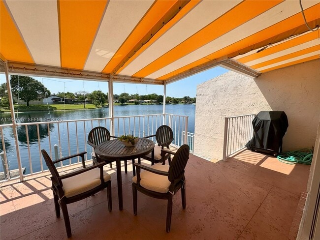 Building Photo - 7002 Holly Rd