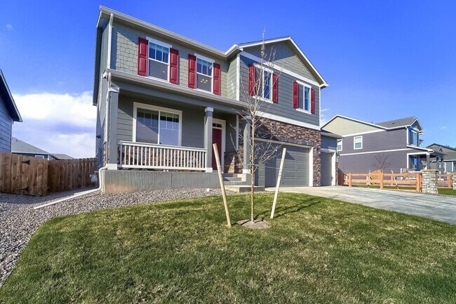 Building Photo - Gorgeous 4 bed, 3 bath, loft and an office!