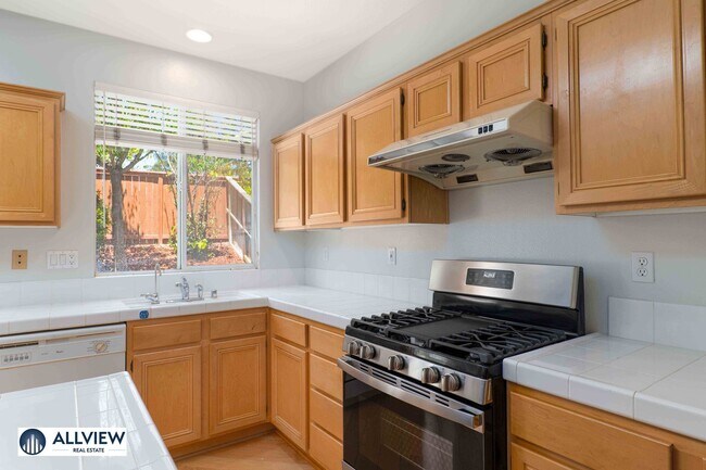 Building Photo - Beautifully Updated 4 Bedroom Single Family Home in Peaceful Glen Willow, West Irvine