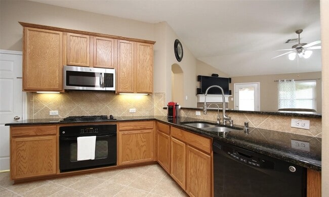 Building Photo - 16919 Langham Heights Ln