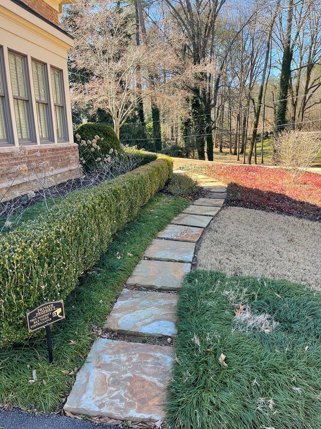 Walkway to Apartment - 23 Horseleg Creek Rd SW