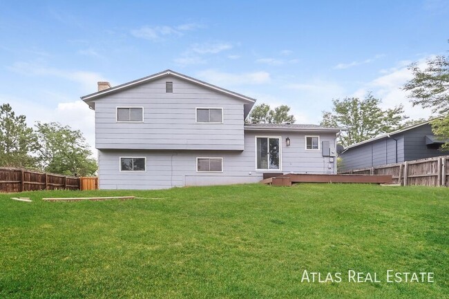 Building Photo - Cozy 3-Bedroom Rental with Large Backyard ...