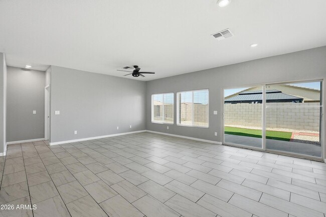 Building Photo - 1692 W Aztec Dr