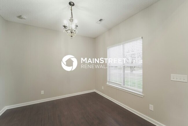 Building Photo - 3 Bedroom Pet-Friendly Home in Charlotte, NC with Main Street Renewal
