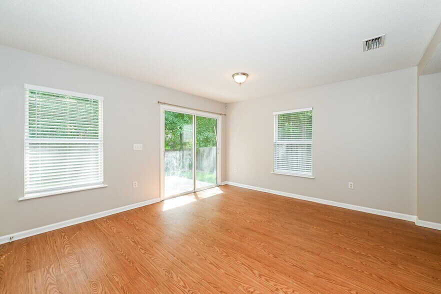 Building Photo - 1071 Collinswood Dr W