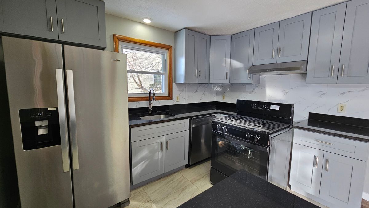 Building Photo - 32 Morrison St