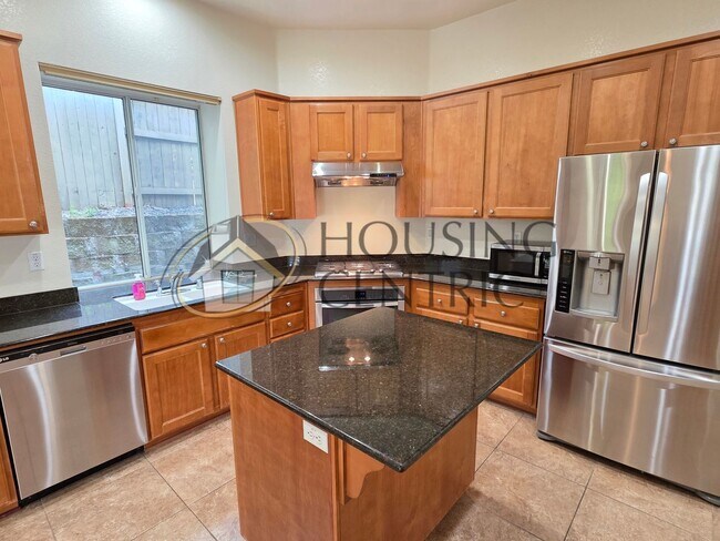 Building Photo - Beautiful Single Story Rental in Gated Serrano Community!