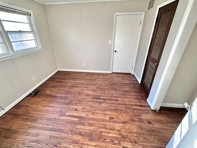 Building Photo - 3 Bedrooms, 1 Bathroom - House in West Rome!