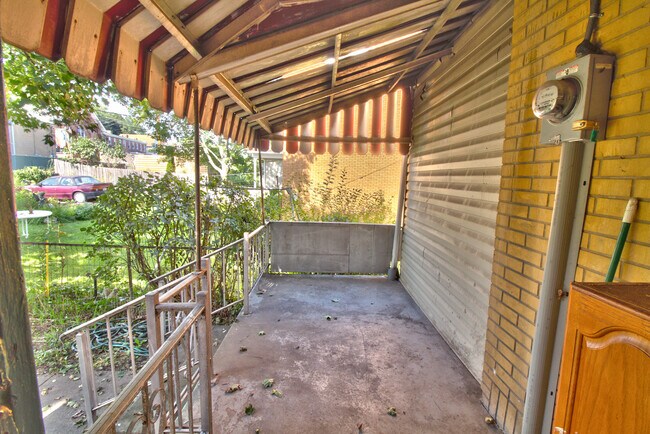 Building Photo - 1817 Jancey St