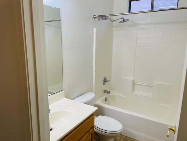 Building Photo - Cottonwood Square/Commons MOVE-IN SPECIAL