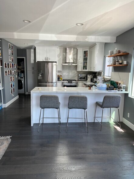 Building Photo - 1510 Hauser Blvd