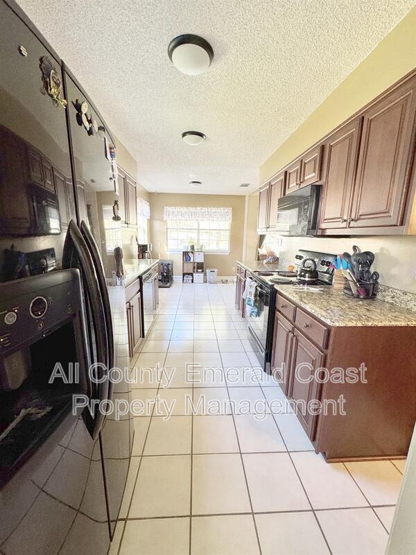 Building Photo - 1126 Bay Ct