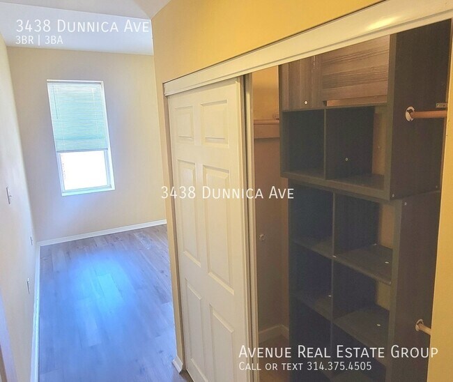 Building Photo - 3bd 2.5bth Townhouse in South St. Louis!