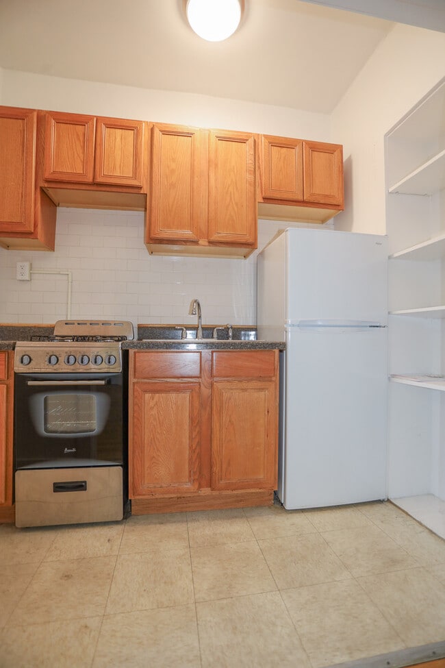 Building Photo - 5728 S Blackstone Ave