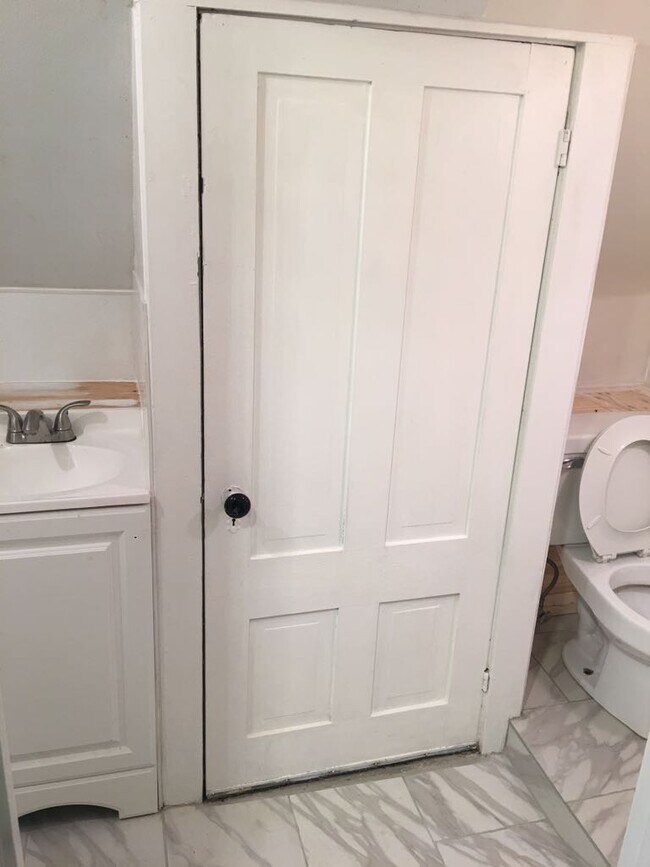 Building Photo - 21 Pleasant St