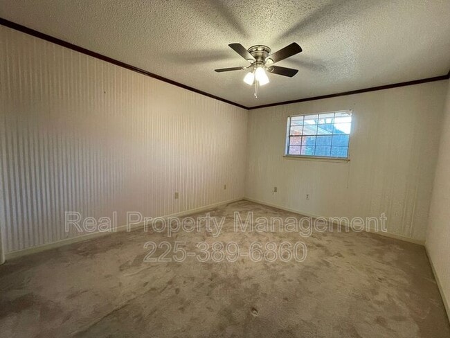 Building Photo - 6428 Chippendale Dr