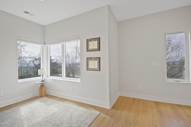 Building Photo - 2306 Ilolo St