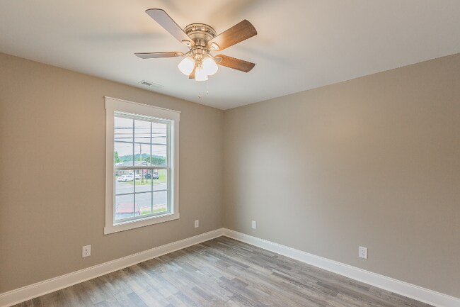 Building Photo - 3316 Chattanooga Rd