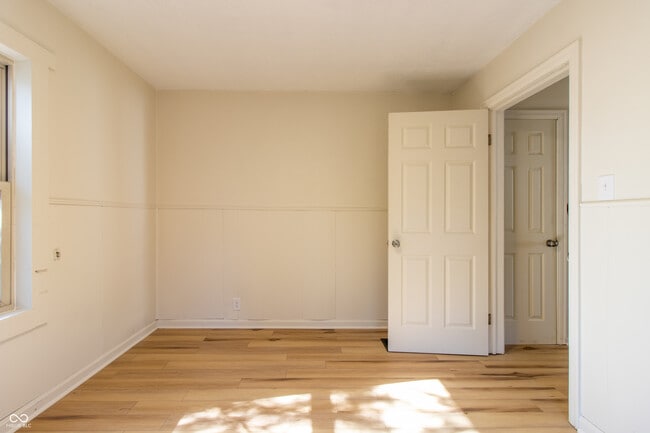 Building Photo - 1730 E 75th St