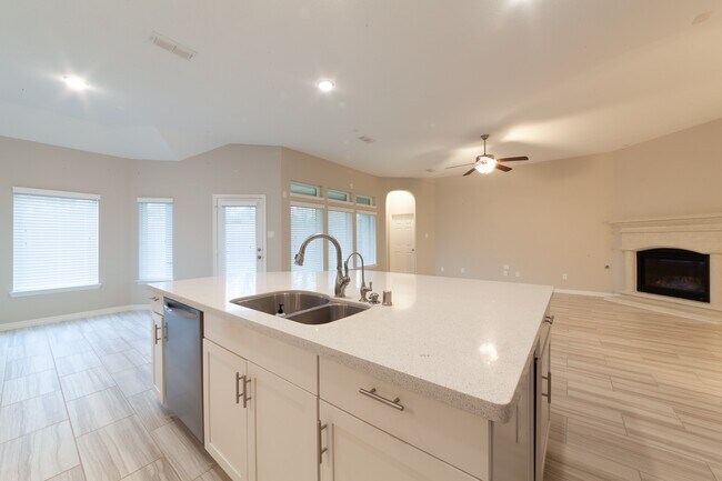 Building Photo - 22138 Grand Mist Dr