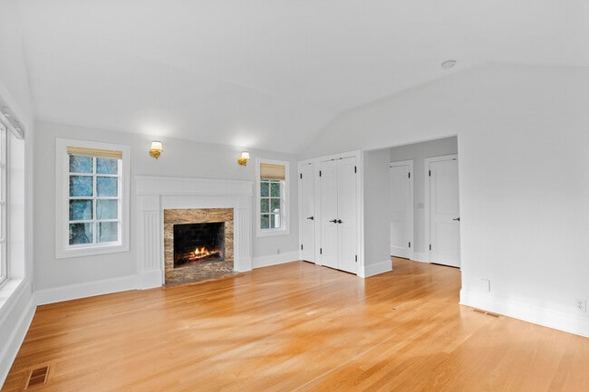 Building Photo - 1435 Newport Way