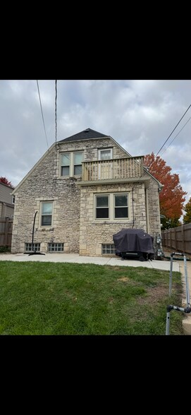 Building Photo - 5733 W Fillmore Dr