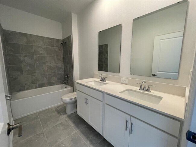 Building Photo - 5267 Dagenham Dr