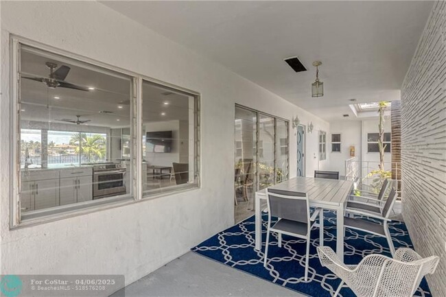Building Photo - 2717 Yacht Club Blvd