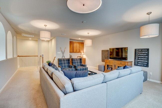 Building Photo - Beautiful 4 Bedroom, 3.5 Bathroom Home with Garage & Private Backyard