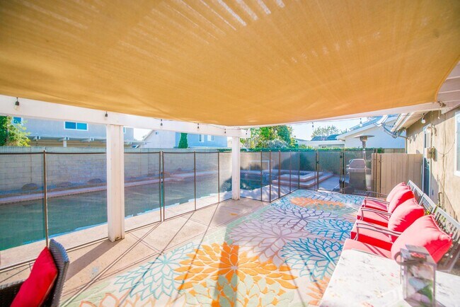 Building Photo - Fountain Valley