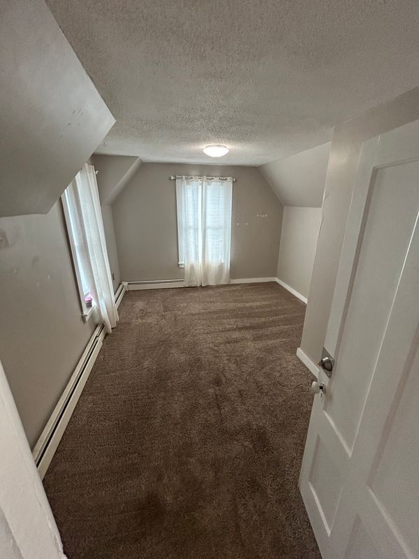 Building Photo - 72 Willetts Ave