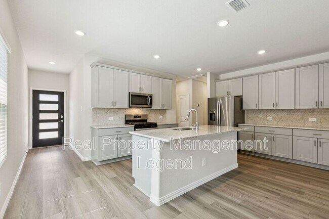 Building Photo - 606 Travine Dr