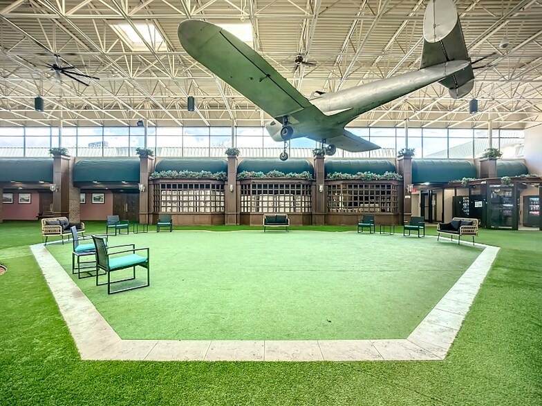 Building Photo - 910 Suemac Rd