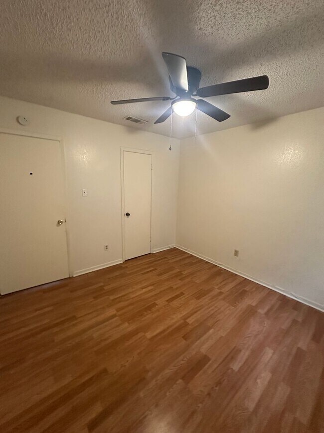 Building Photo - 3804 Charolais Dr