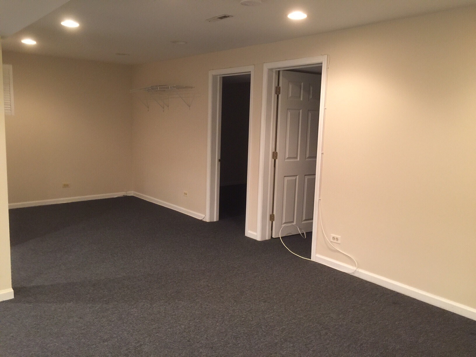Building Photo - 396 Bentley Pl