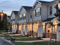 Building Photo - 469 Westgate Wy