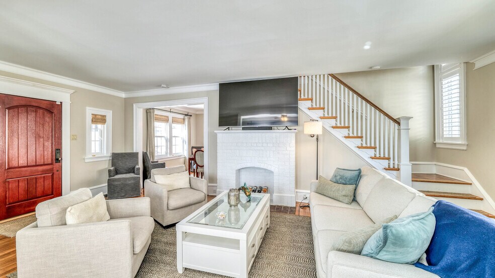 Building Photo - 7501 Ventnor Ave