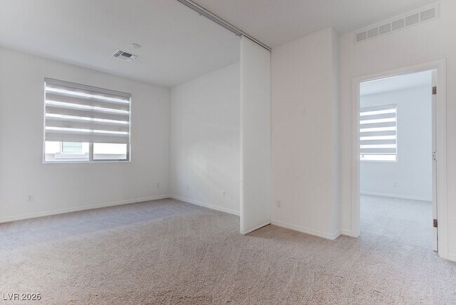 Building Photo - 10269 Lofty Knl St