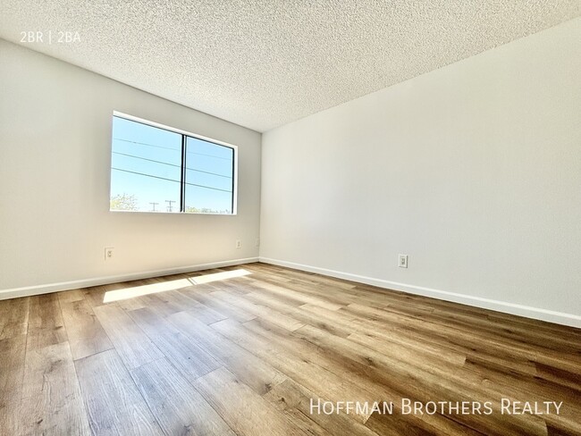 Building Photo - 11817 Victory Blvd