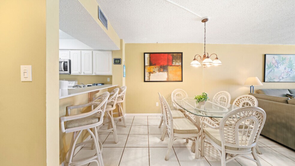 Building Photo - 7205 Thomas Dr