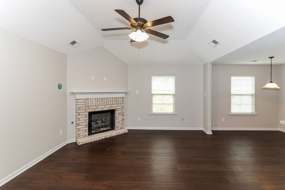 Building Photo - 9450 Darren Cir S
