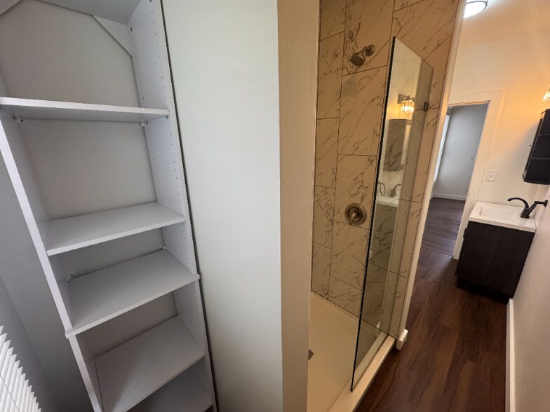 Building Photo - 577 6th Ave